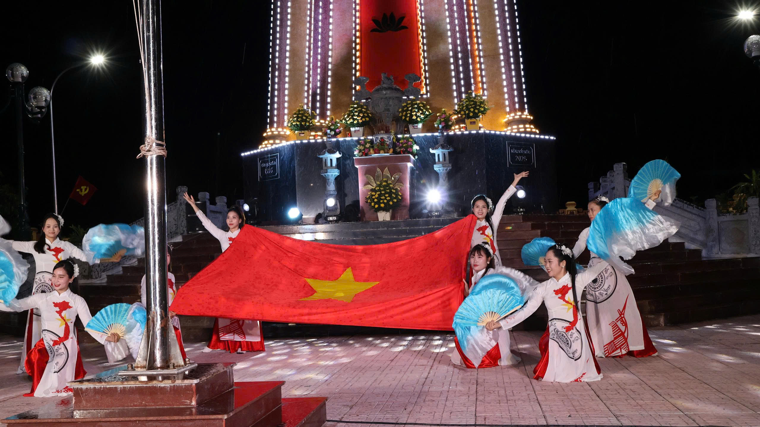 Lễ thắp nến tri ân xã Giao Ninh