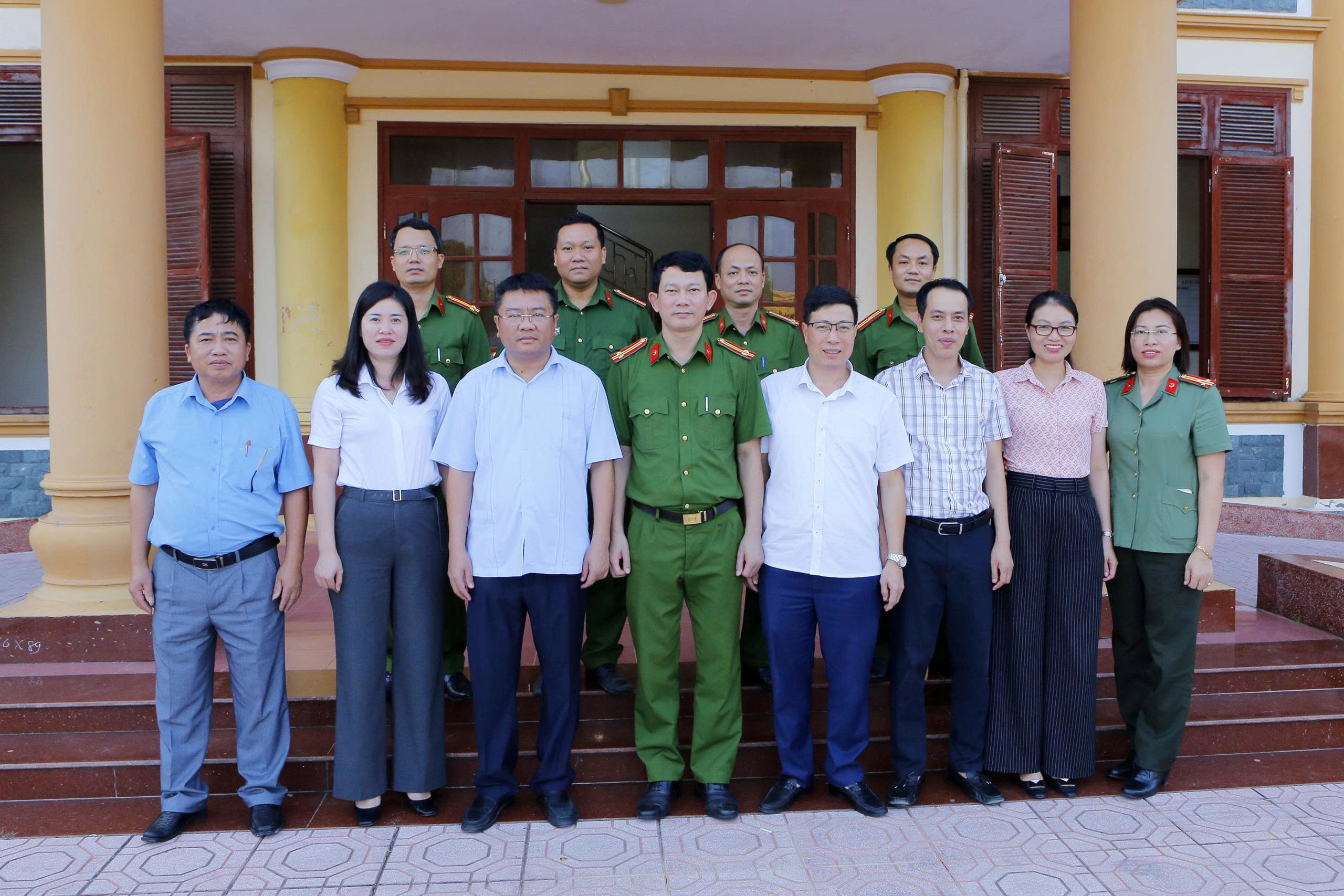 Công an xã Giao Ninh tổ chức hội nghị sơ kết công tác 6 tháng đầu năm,  triển khai phương hướng, nhiệm vụ 6 tháng cuối năm 2025
