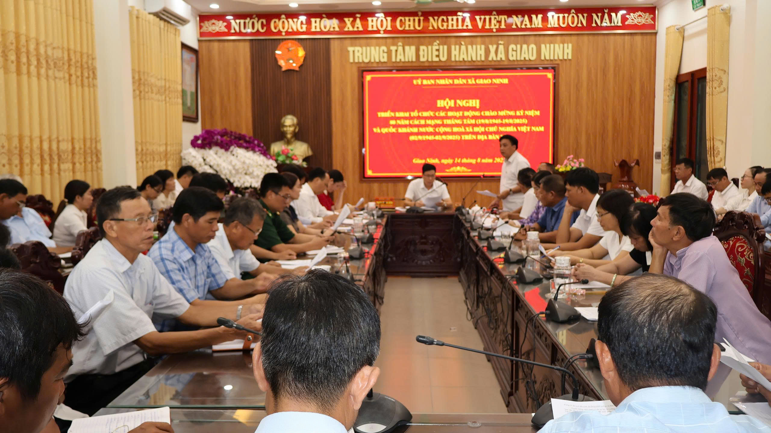UBND xã Giao Ninh tổ chức hội nghị triển khai Kế hoạch tổ chức chương trình “ cùng Việt Nam tiến bước” và tổ chức các hoạt động chào mừng kỷ niệm 80 năm Cách mạng tháng Tám thành công (19/8/1945-19/8/2025) và Quốc khánh nước Cộng hòa xã hội chủ nghĩa Việt Nam